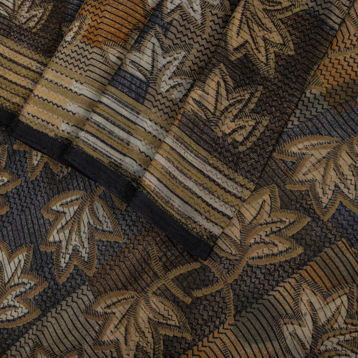 Sanskriti Vintage Saree Black Pure Crepe Floral Print Sari 5.5+Yard Craft Fabric