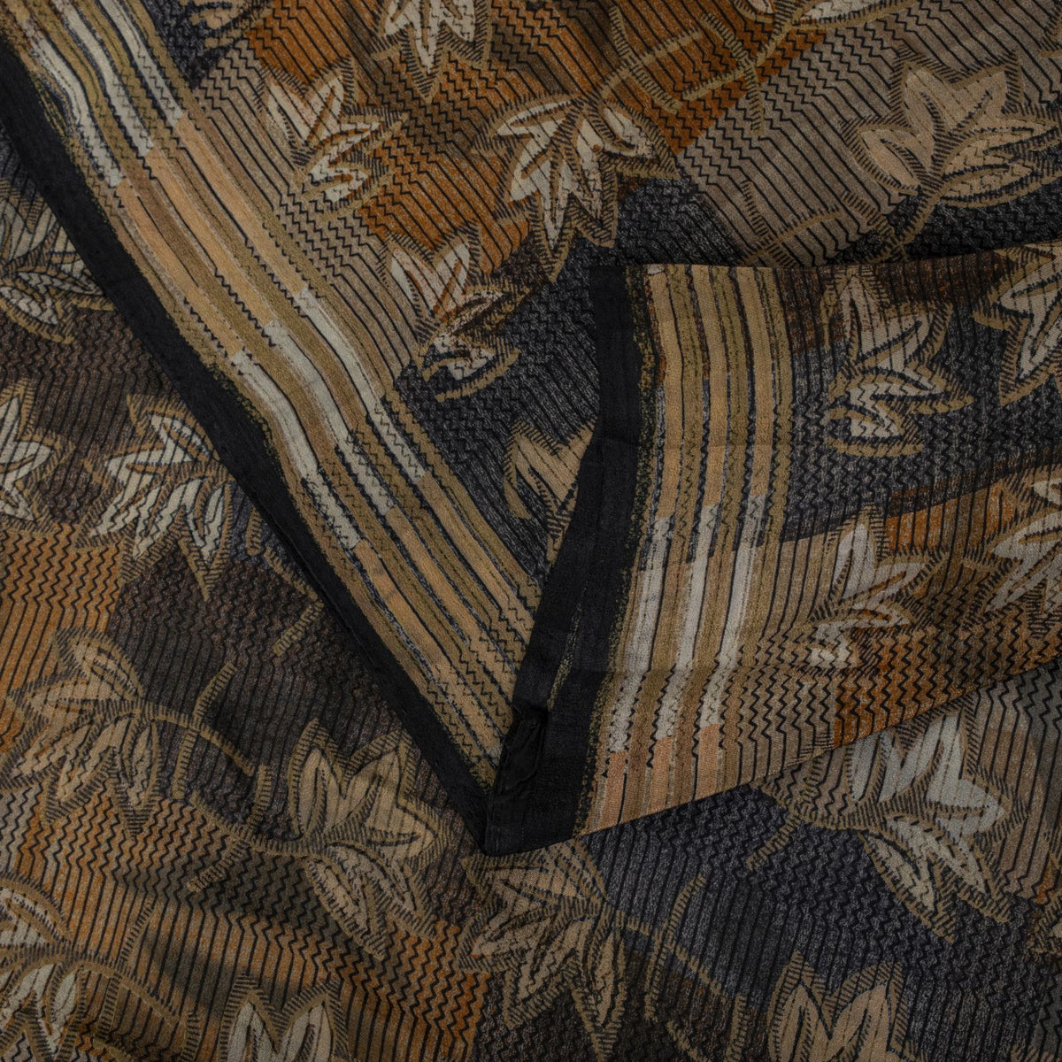 Sanskriti Vintage Saree Black Pure Crepe Floral Print Sari 5.5+Yard Craft Fabric