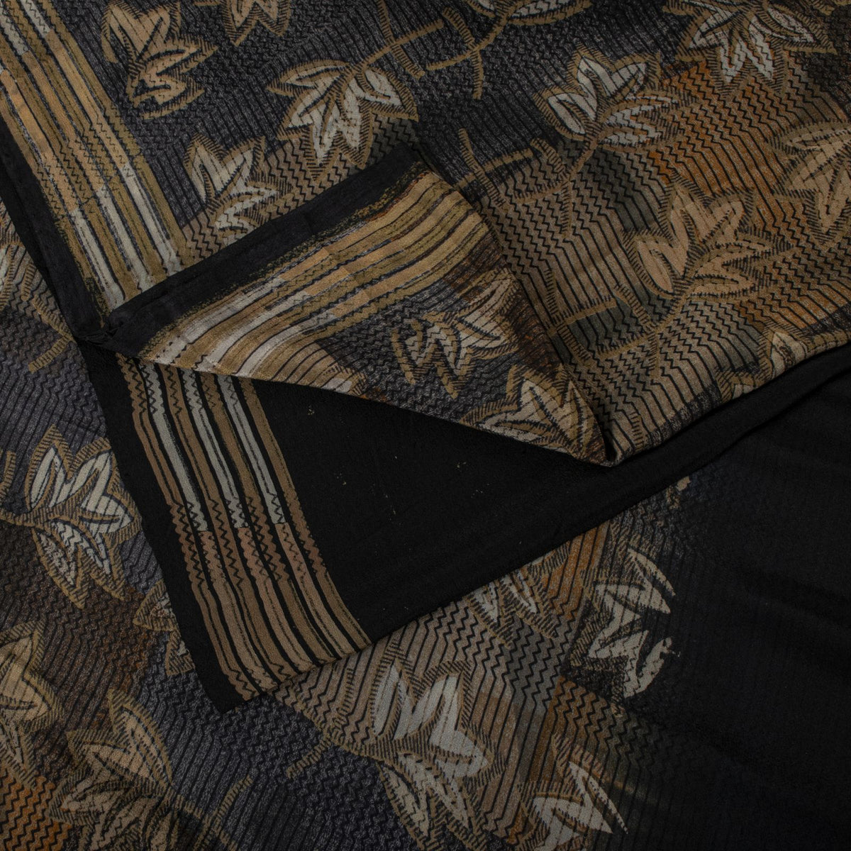 Sanskriti Vintage Saree Black Pure Crepe Floral Print Sari 5.5+Yard Craft Fabric
