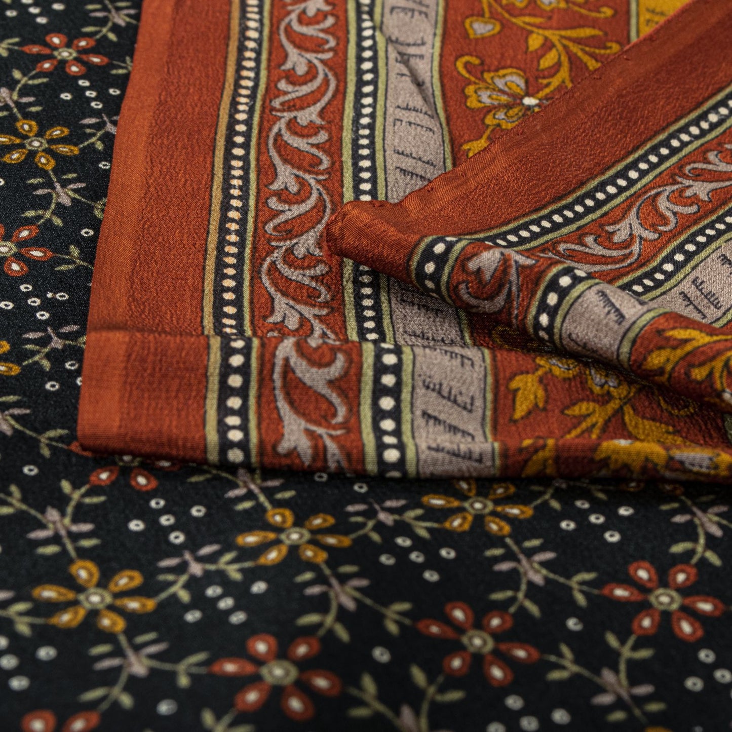 Sanskriti Vintage Saree Black 100% Pure Crepe Floral Print Sari 5.5+Yard Fabric