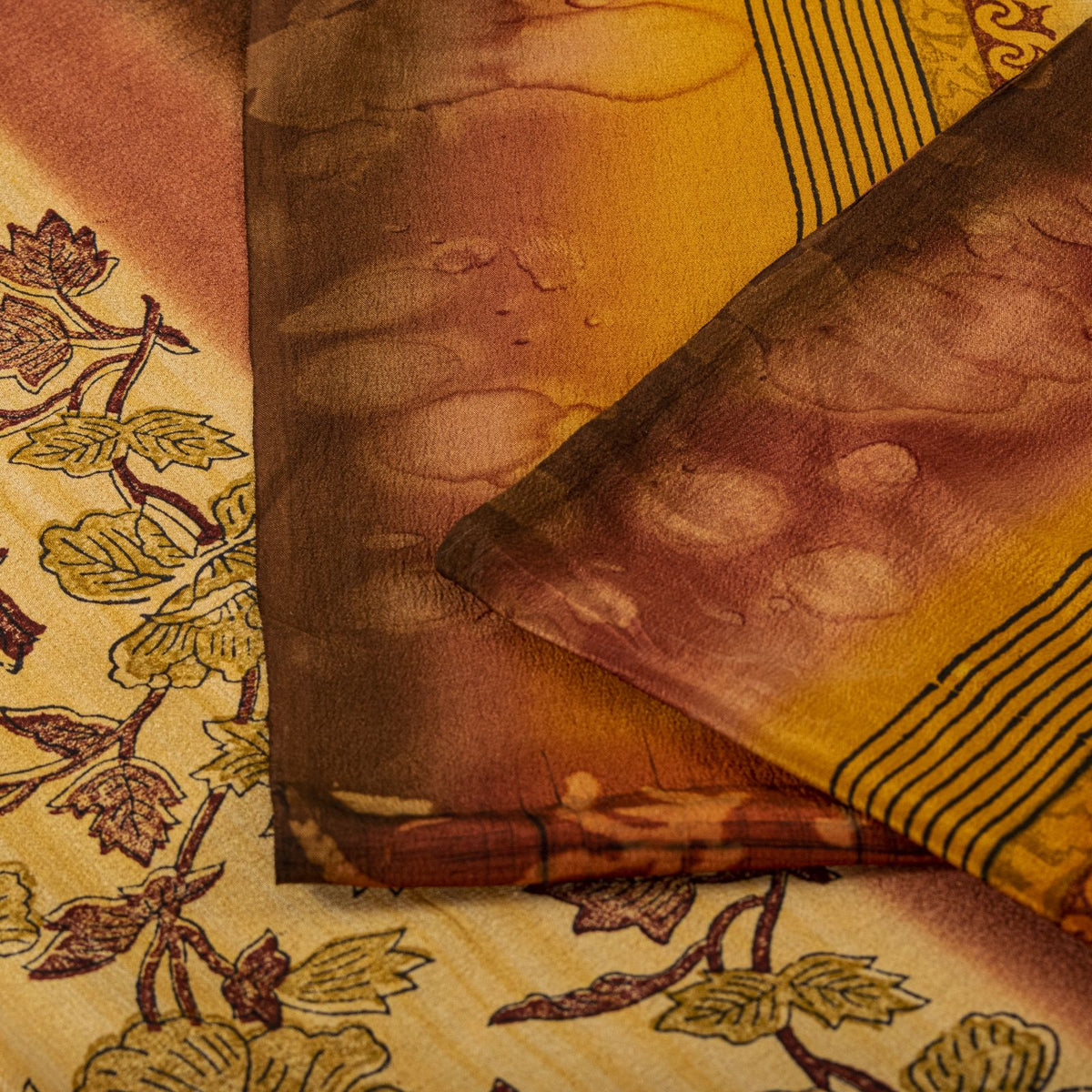 Sanskriti Vintage Saree Maroon-Beige Pure Crepe Floral Print Sari 5+Yard Fabric
