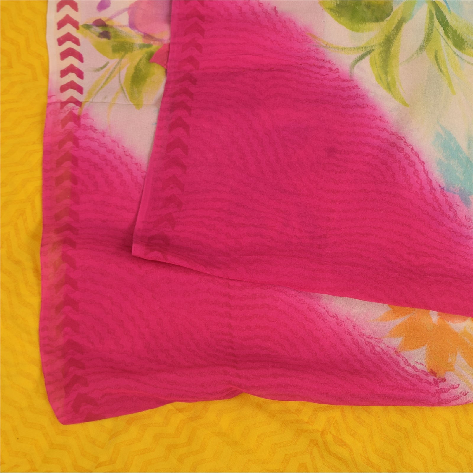 Sanskriti Vintage Sarier Gul/Pink Sari med rent Georgette-print, 5+ yards håndværk i bæredygtigt stof