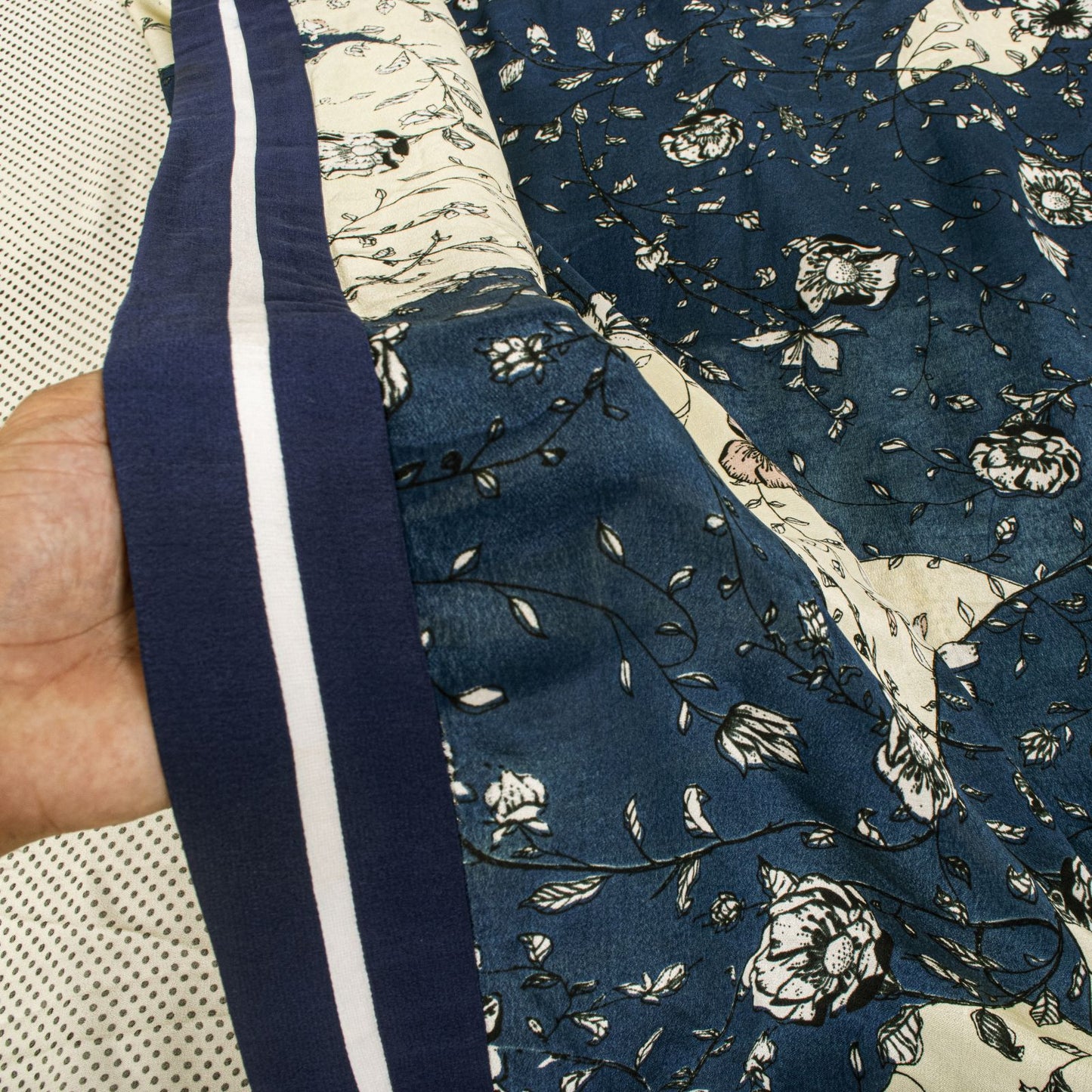 Sanskriti Vintage Saree White-Blue Pure Crepe Silk Abstract Print Fabric 6YDSari