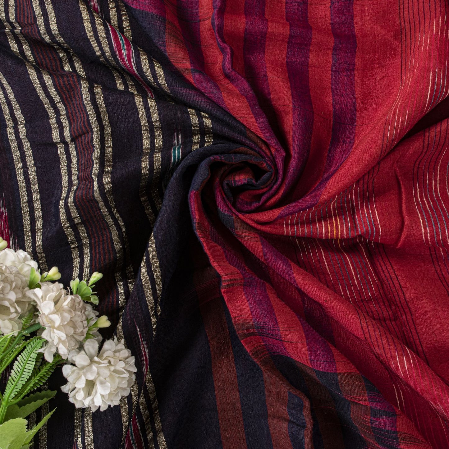 Sanskriti Vintage Red Pure Cotton Saree Ikat Hand Woven Pochampally 4.5+Yd Sari