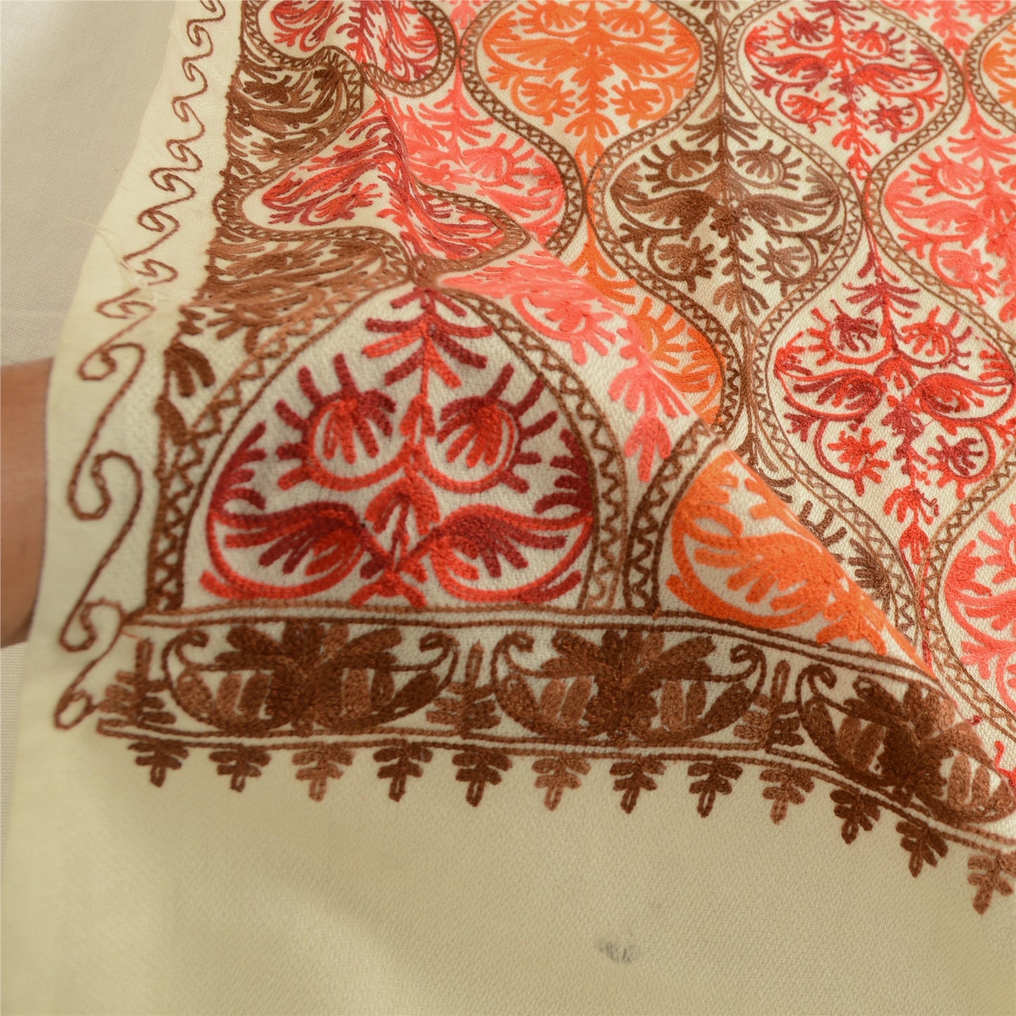 Sanskriti Vintage Ivory Pure Wool Shawl Handmade Ari Long Throw Floral Stole