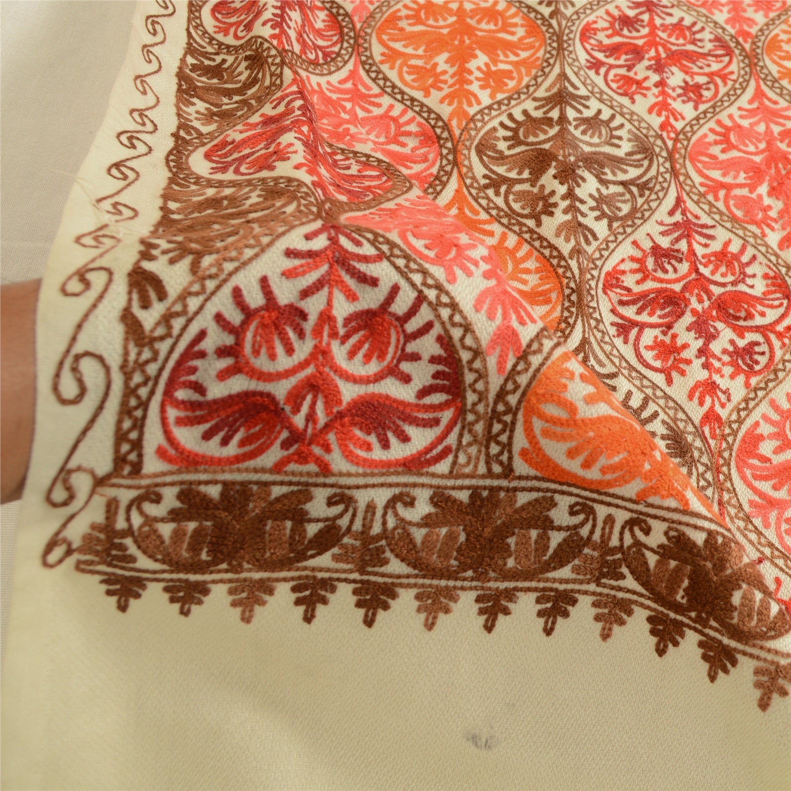 Sanskriti Vintage Ivory Pure Wool Shawl Handmade Ari Long Throw Floral Stole