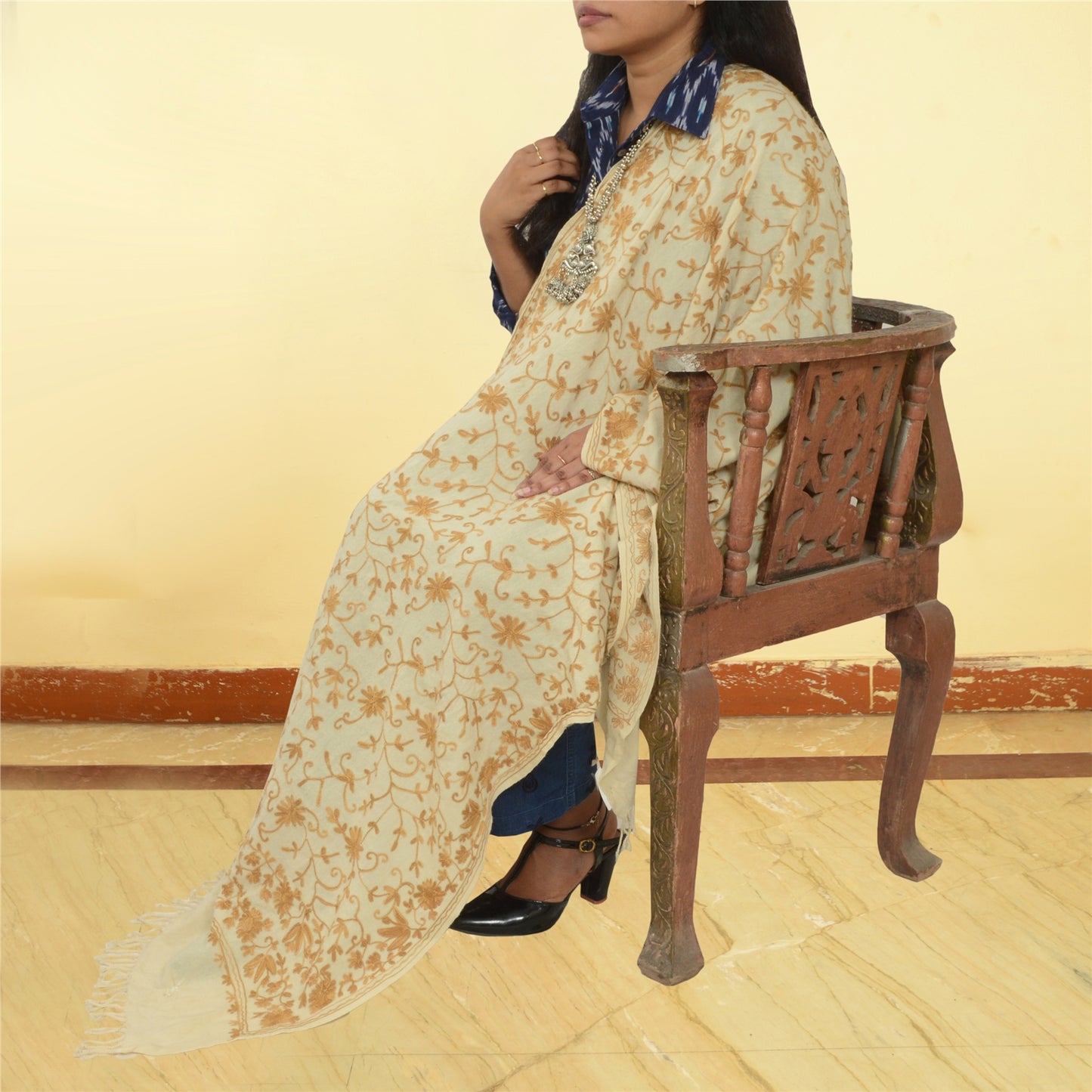 Sanskriti Vintage Long Ivory Pure Woollen Shawl Handmade Ari Work Scarf Stole