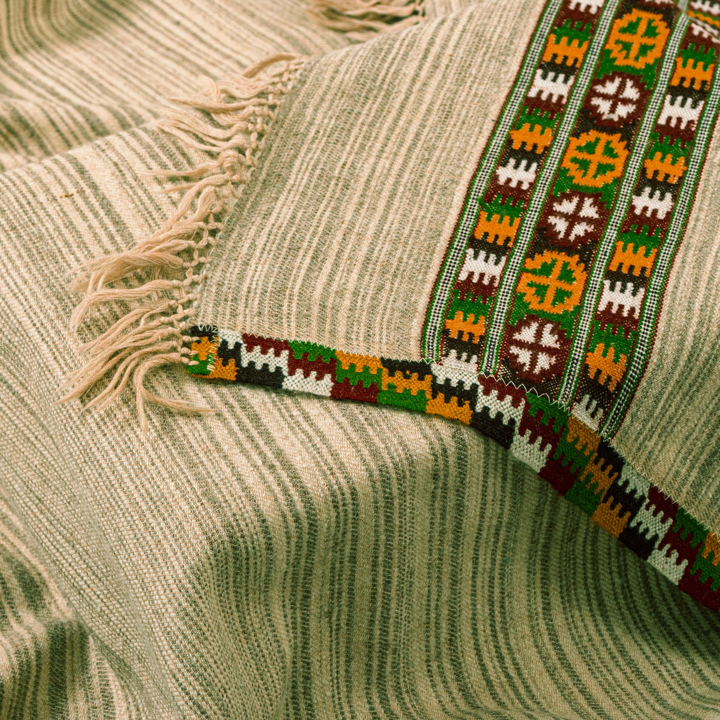 Sanskriti Vintage Cream Shawl 100% Pure Woolen Kullu Himachal Pradesh Of India Long Hand Woven Sustainable Stole Nect Head