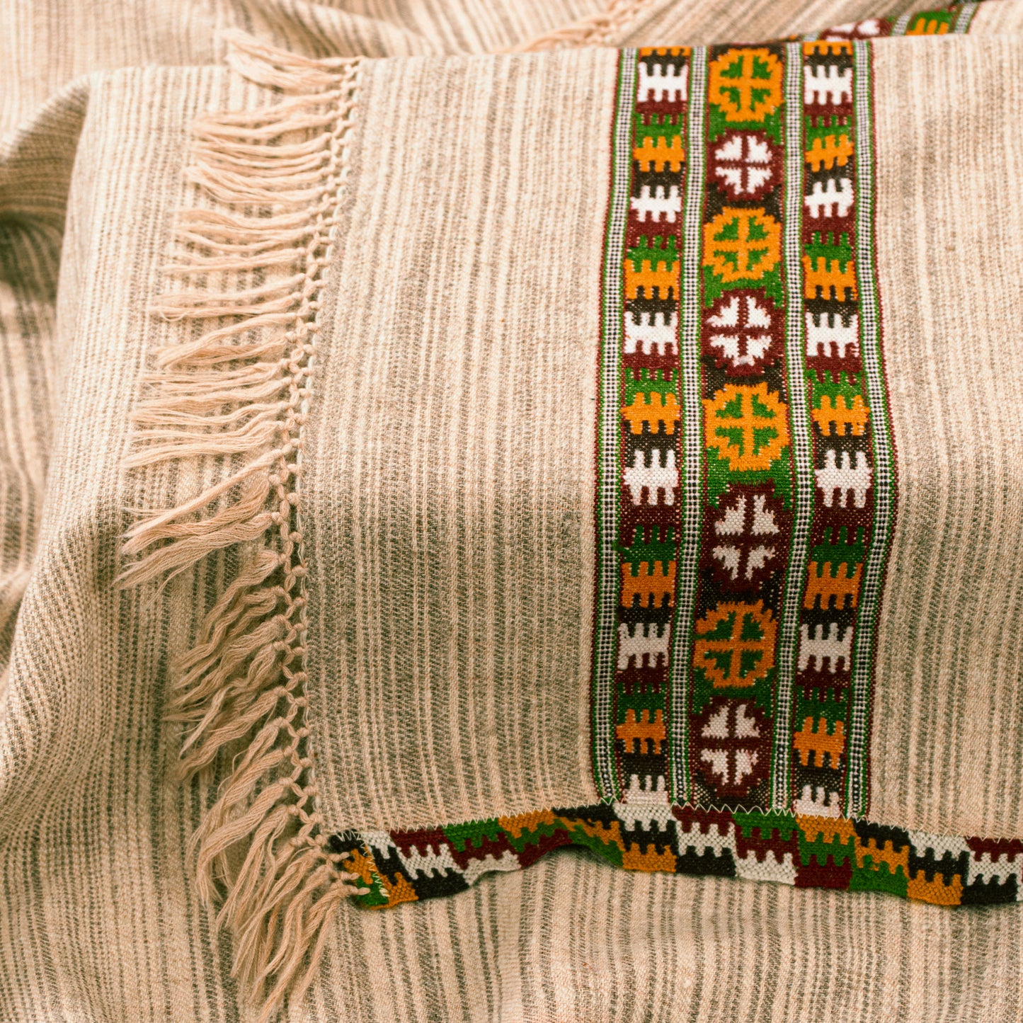 Sanskriti Vintage Cream Shawl 100% Pure Woolen Kullu Himachal Pradesh Of India Long Hand Woven Sustainable Stole Nect Head