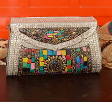Load image into Gallery viewer, Zephyrr Women&#39;s Evening Silver Metallic Clutch Bag Clutch Handbag/Purse Shoulder Bag for Wedding Cocktail Party
