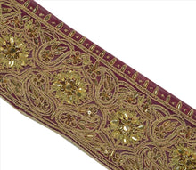 Load image into Gallery viewer, Antique Vintage Saree Border Hand Beaded Indian Craft Trims Lace 3.2&quot;W +5 Yard
