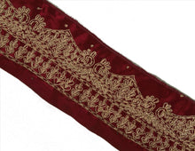 Load image into Gallery viewer, Antique Vintage Saree Border Hand Embroidered Indian Trims Lace 2.5&quot;W +5 Yard
