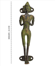 Load image into Gallery viewer, Antique Vintage Look Door Handle Sculpture Handcrafted Solid Brass Pulls
