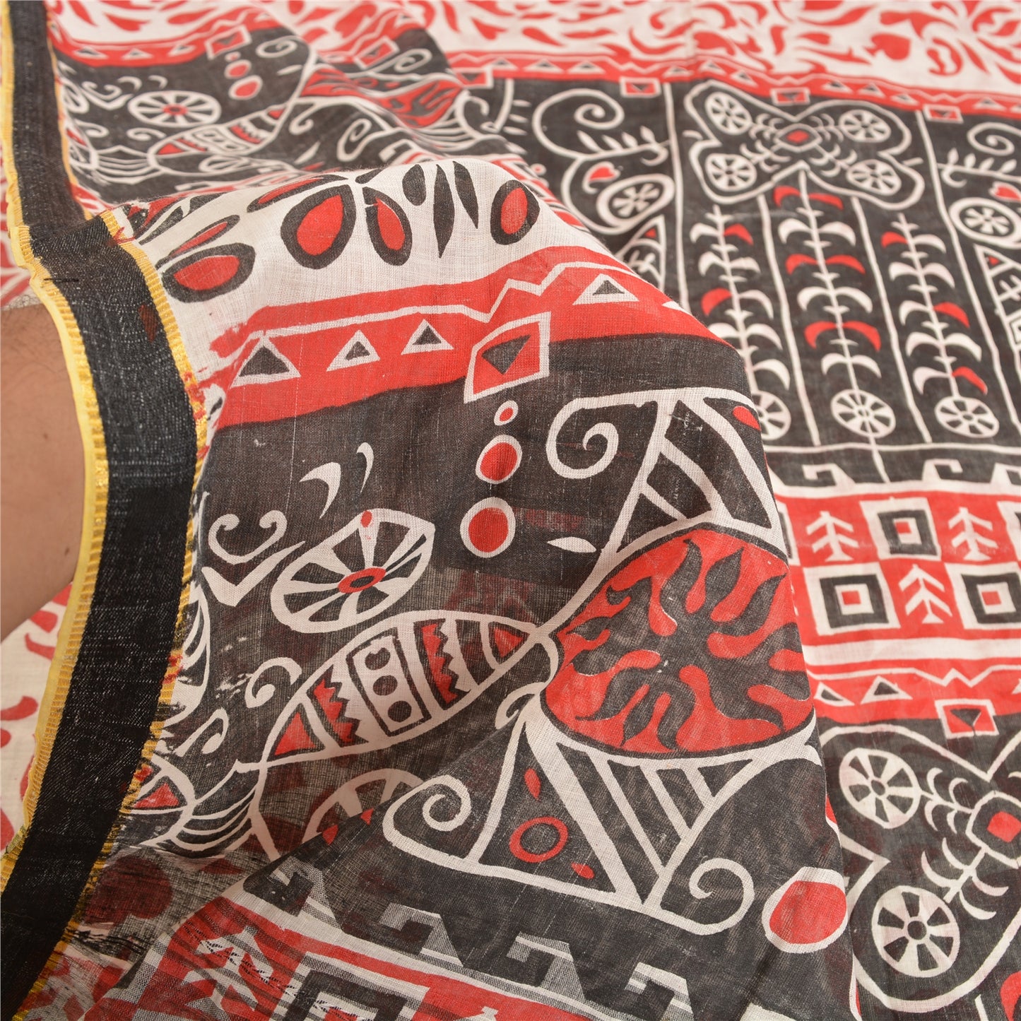 Sanskriti Vintage Sarees Ivory/Red Printed 100% Pure Cotton Sari Craft Sustainable Fabric