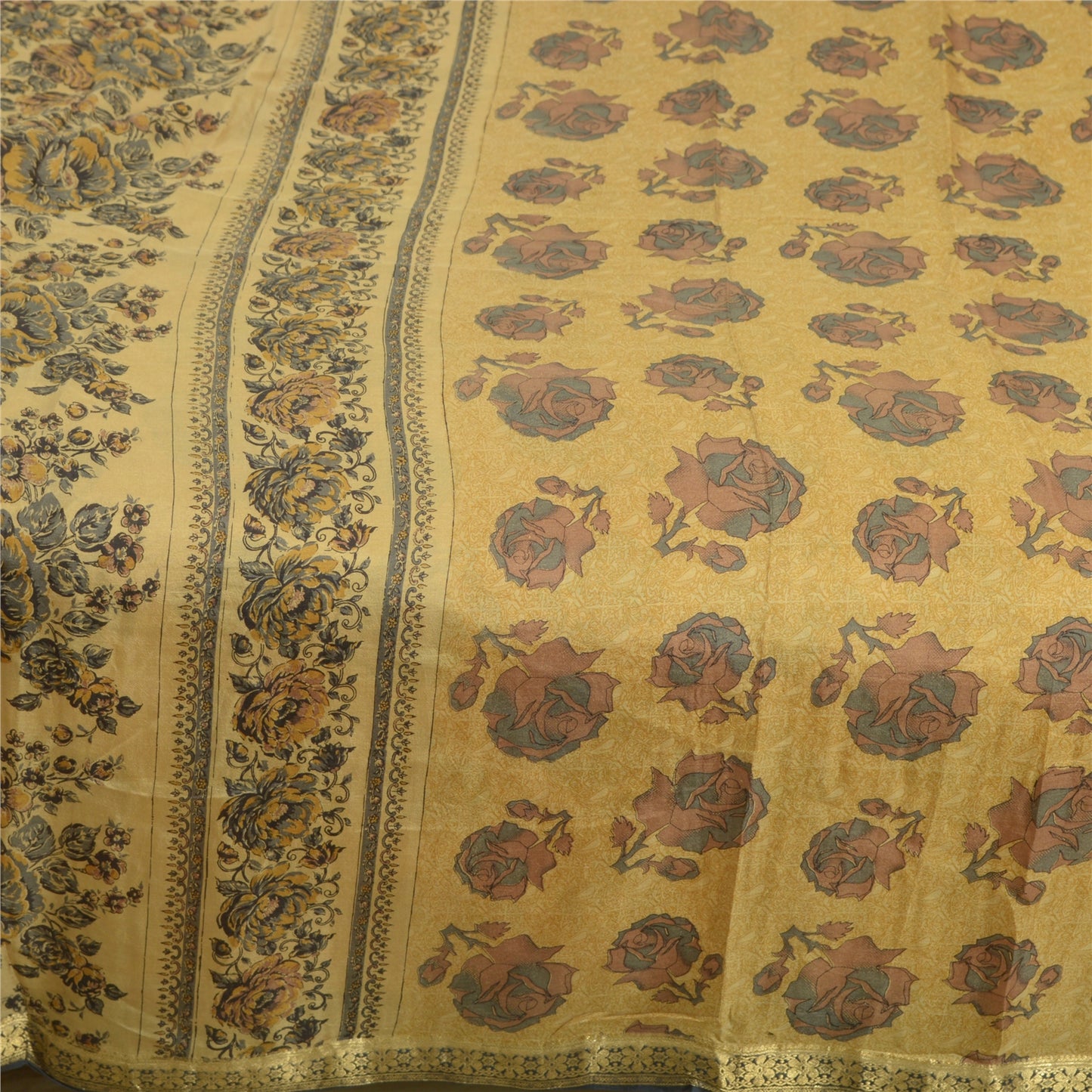 Sanskriti Vintage Sarees Quilting Felting Craft Sustainable Fabric Pure Silk Printed Sari