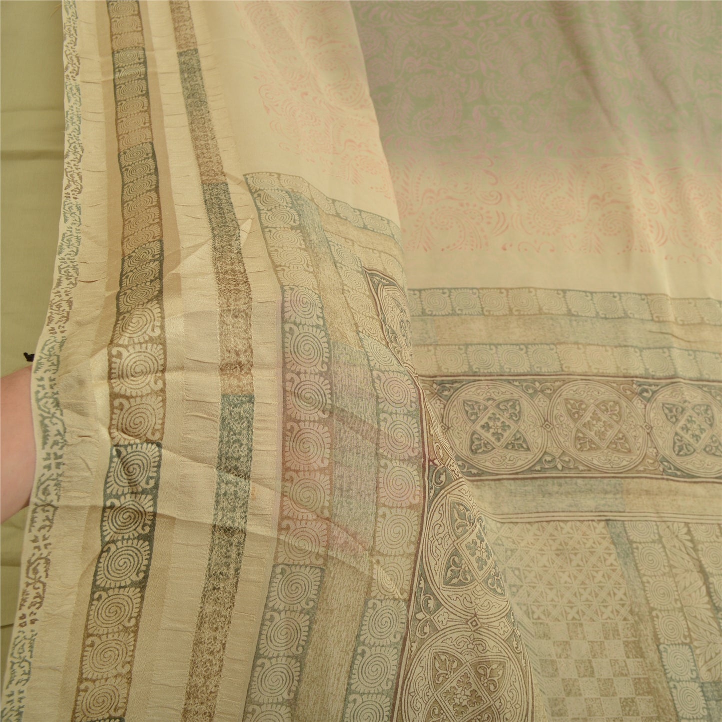 Sanskriti Vintage Sari 100% Pure Georgette Ivory/Grey Printed 5 Yd Saree Craft Fabric Home Decor, Women Floral Outfit, Silk Scrap